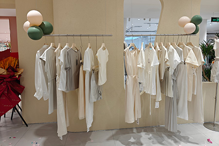 YIWEN(以文)女装品牌店铺展示